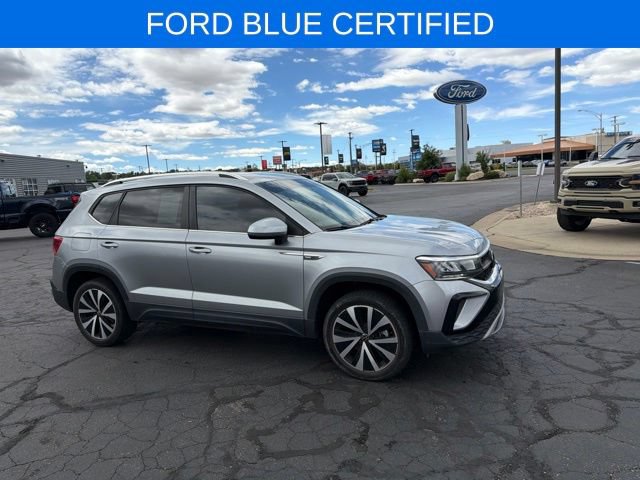 Used 2022 Volkswagen Taos SE FWD image 3