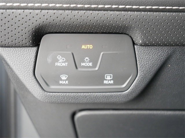 Certified 2025 Volkswagen Atlas SE image 26