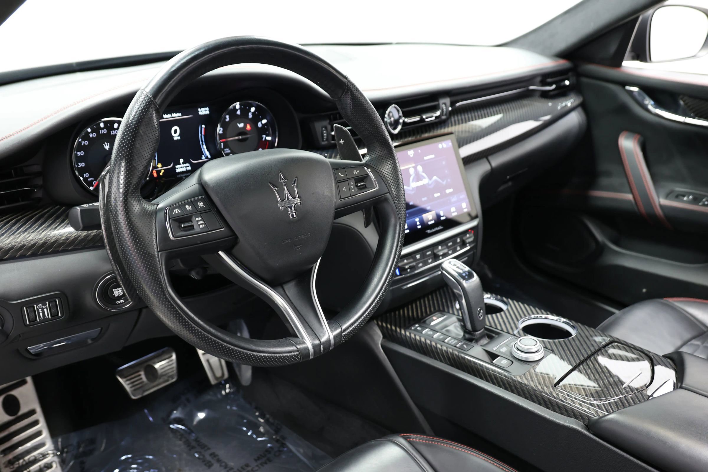 Used 2022 Maserati Quattroporte Trofeo image 2