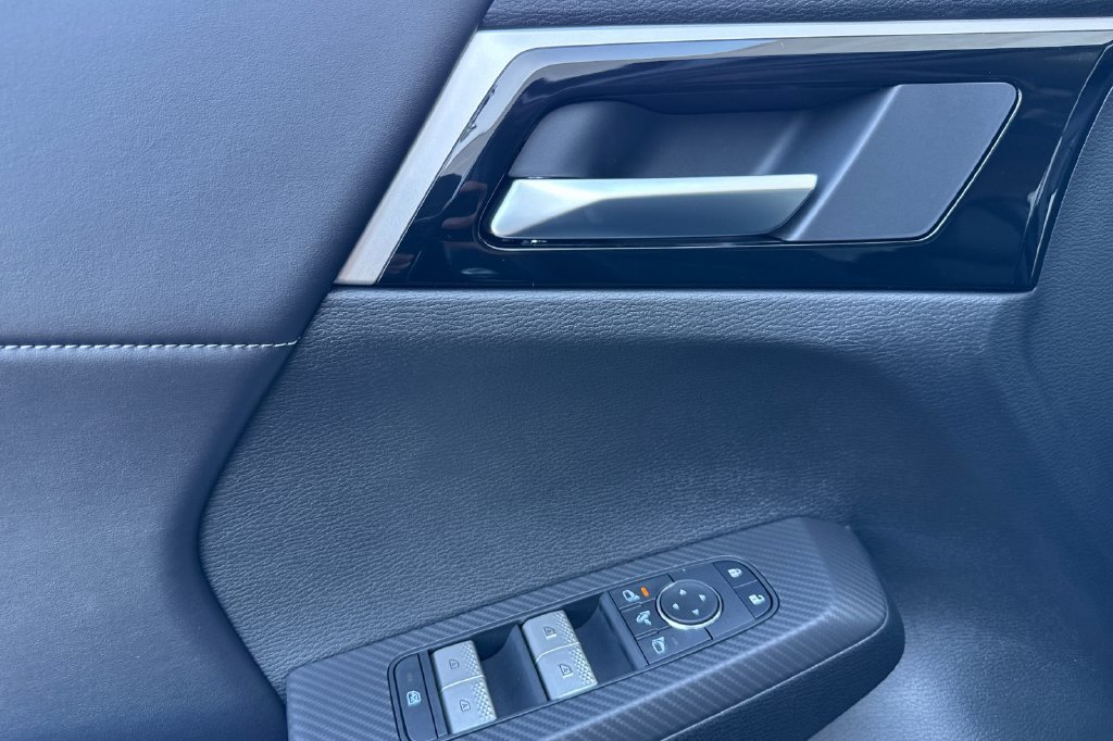 New 2026 Nissan Rogue SL AWD/4WD image 8