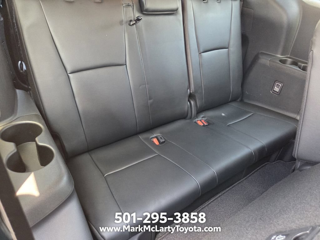 Used 2026 Toyota Highlander XLE AWD/4WD image 16