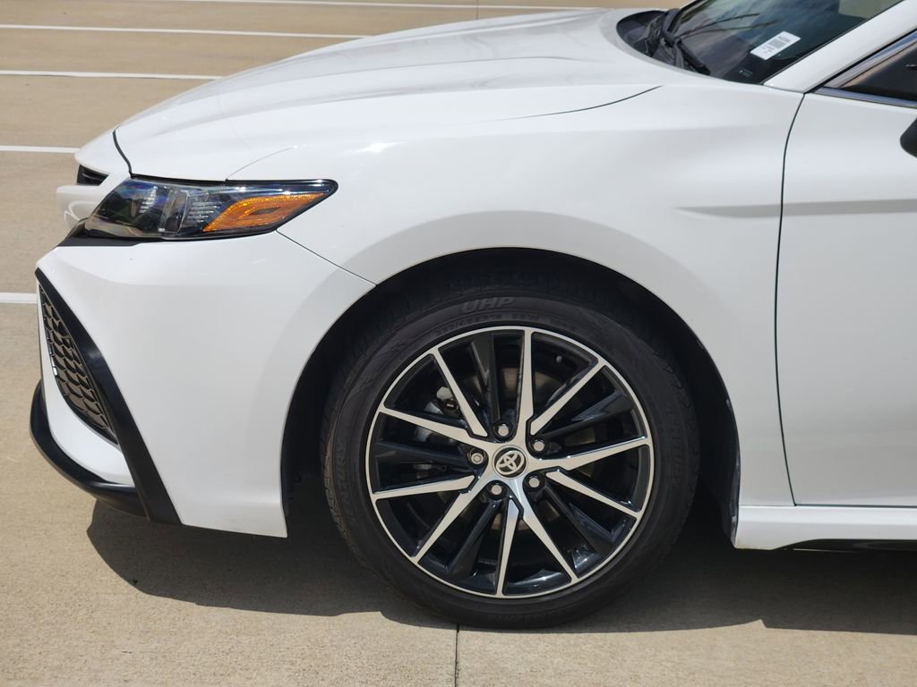 Used 2021 Toyota Camry SE w/ Convenience Package image 8