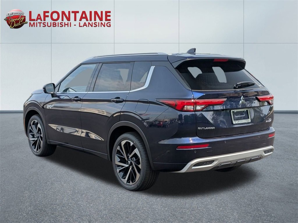 New 2025 Mitsubishi Outlander SEL image 3