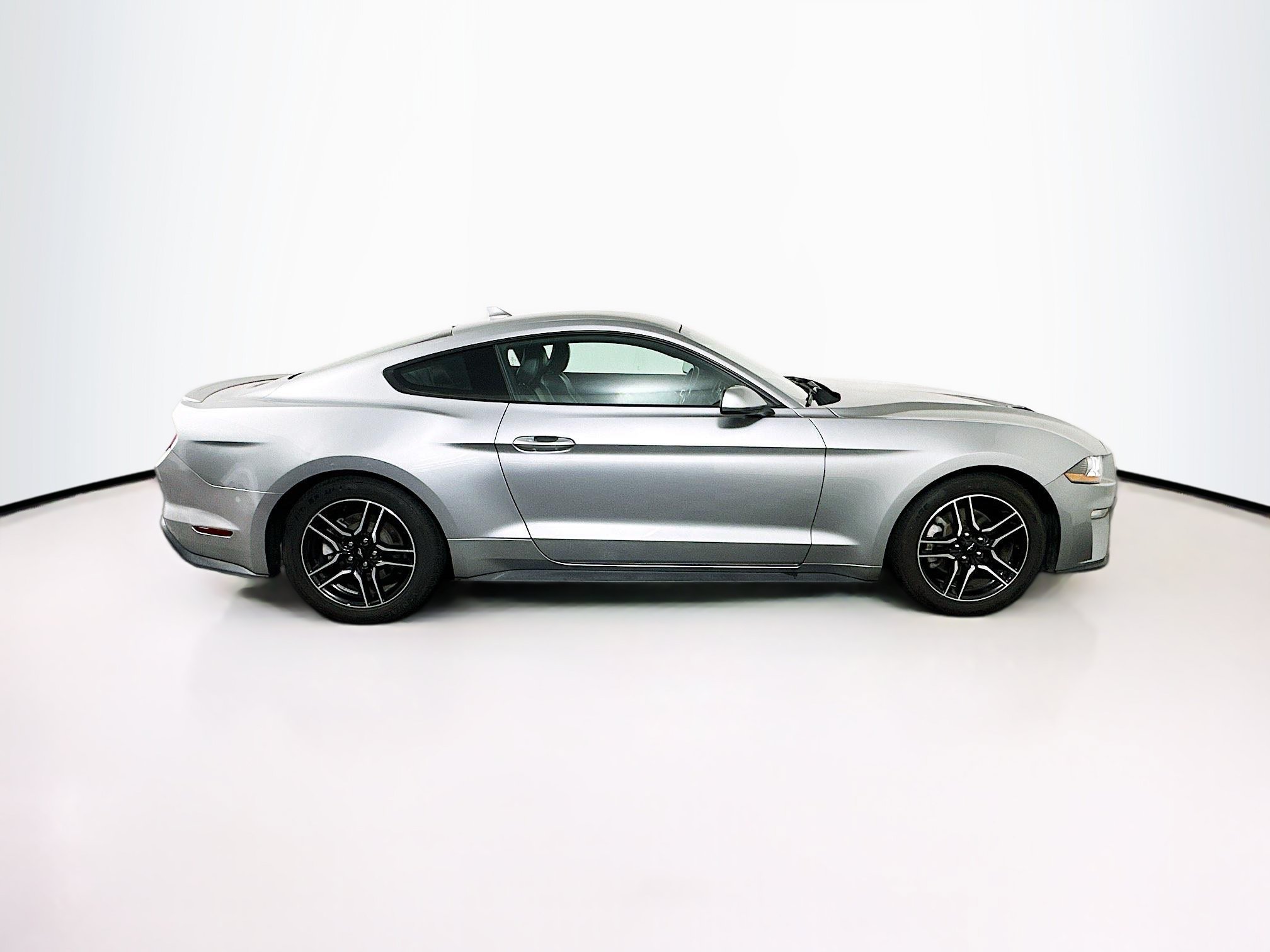 Used 2022 Ford Mustang Premium RWD image 10