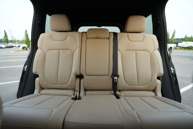 Used 2023 Jeep Grand Cherokee L Limited w/ Luxury Tech Group II RWD image 38