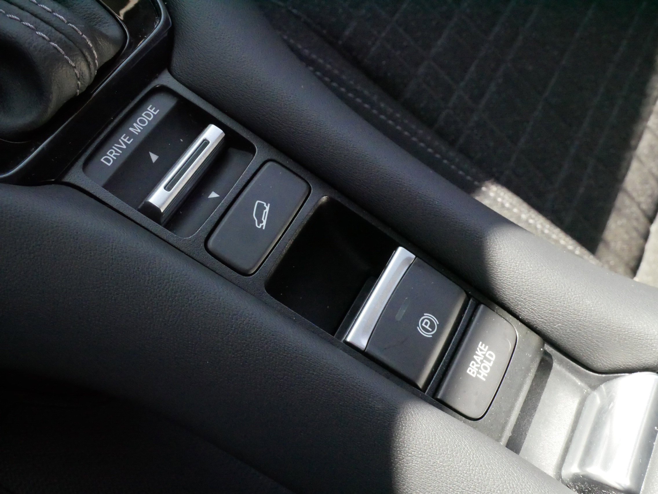 Used 2023 Honda HR-V LX image 25