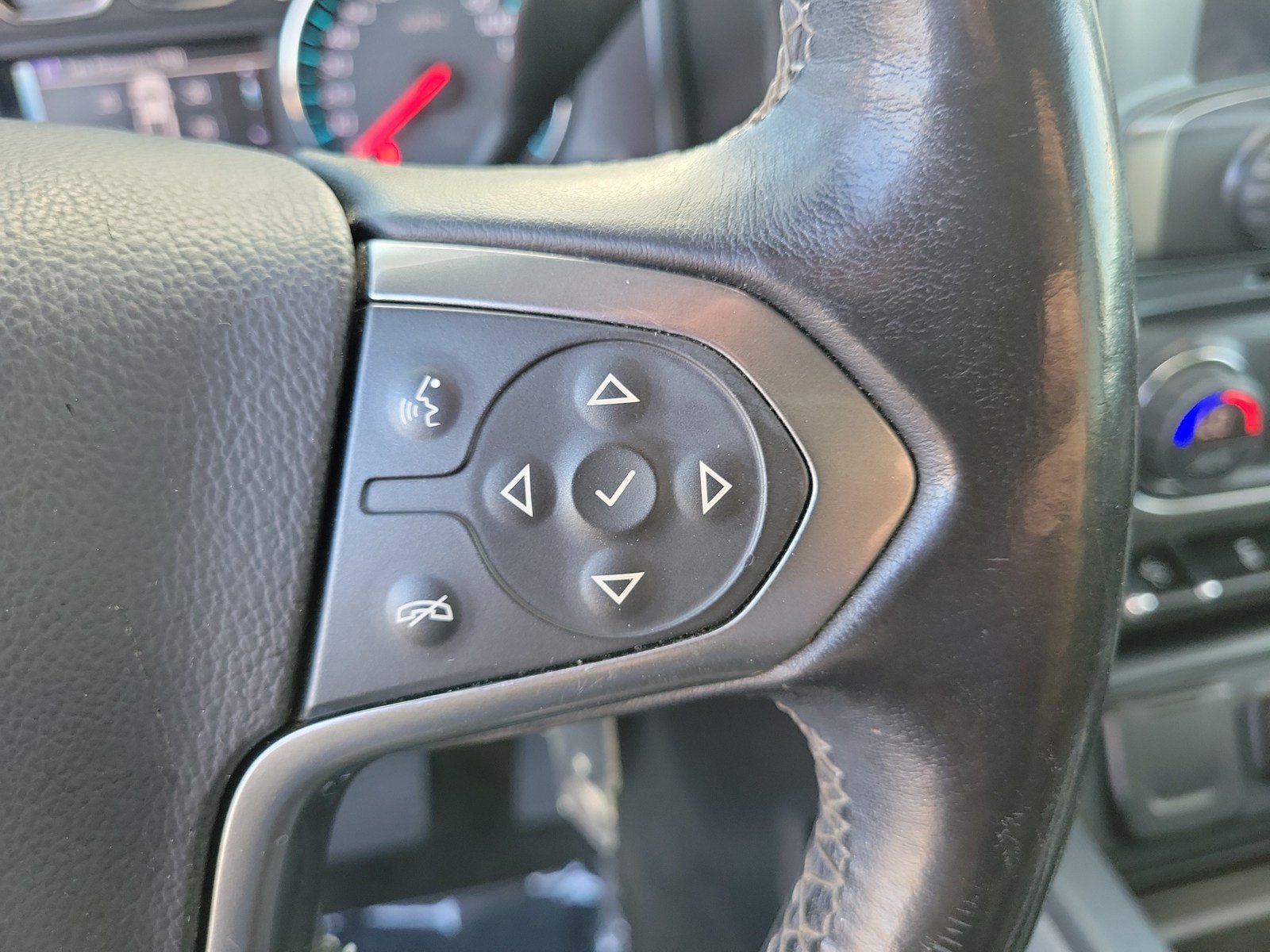 Used 2018 Chevrolet Silverado 1500 LT w/ All Star Edition AWD/4WD image 19
