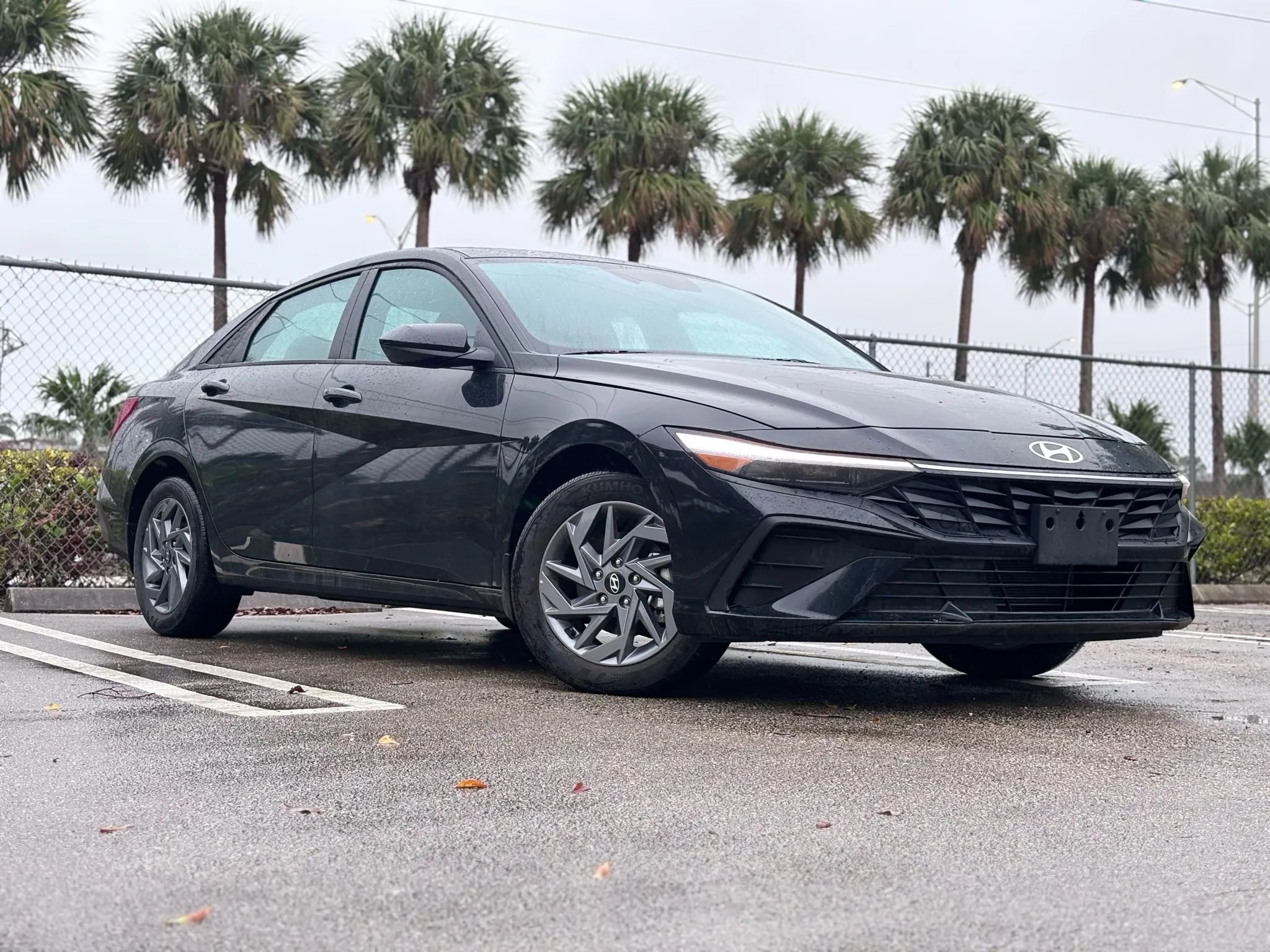 Used 2024 Hyundai Elantra SEL image 1