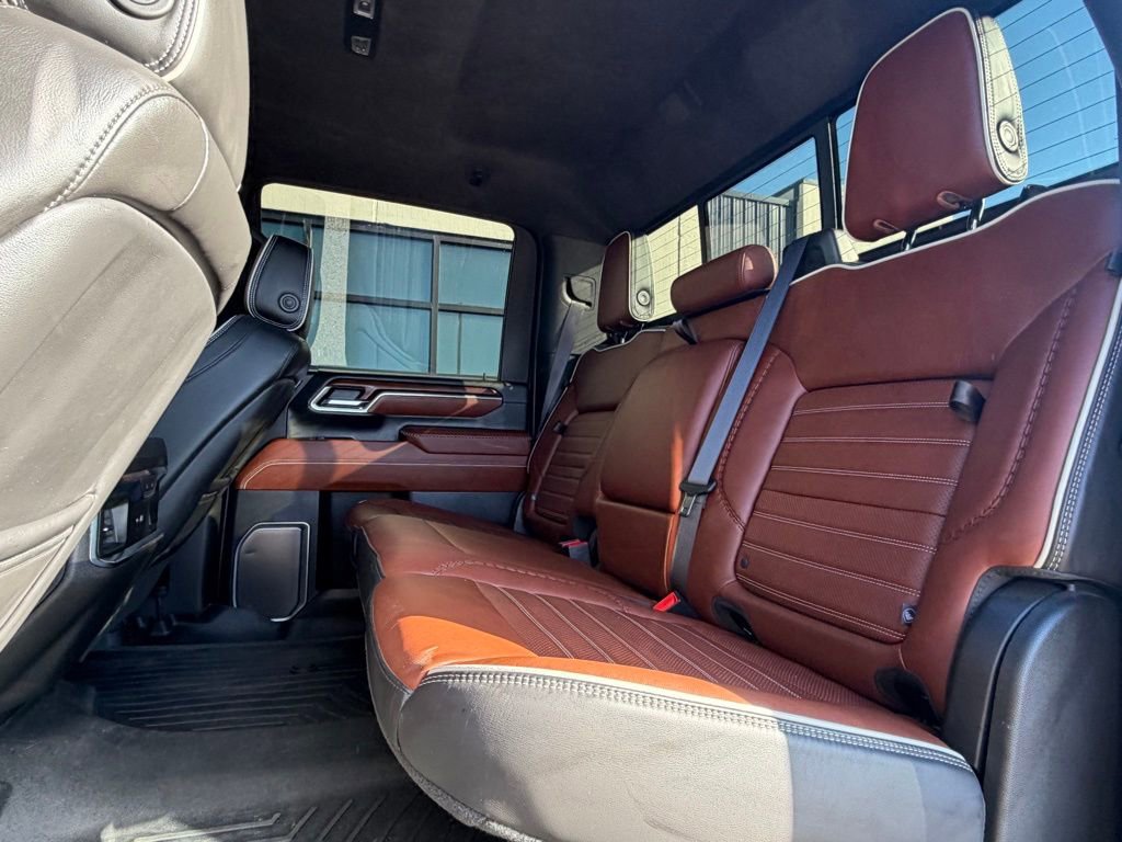 Used 2024 GMC Sierra 3500 Denali Ultimate AWD/4WD image 22