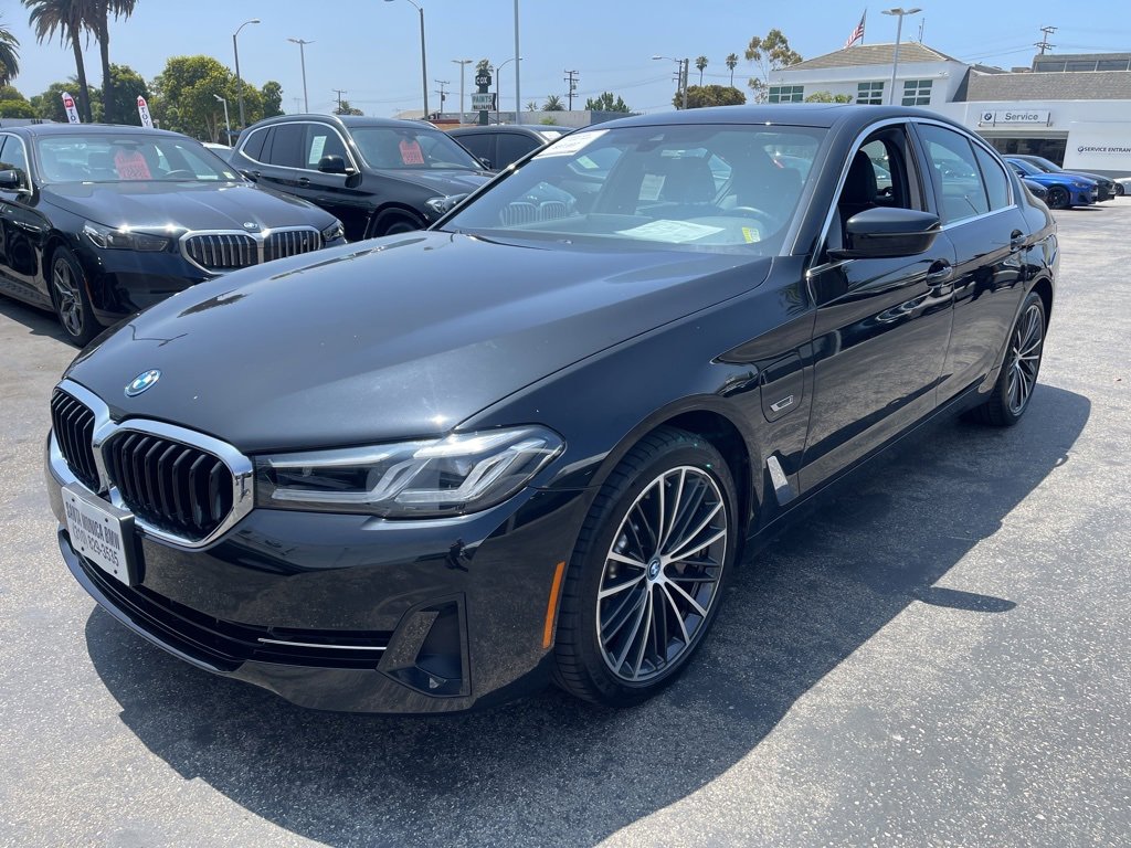 Used 2023 BMW 530e w/ Convenience Package image 3