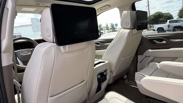 Used 2023 GMC Yukon Denali w/ Advanced Technology Package AWD/4WD image 34