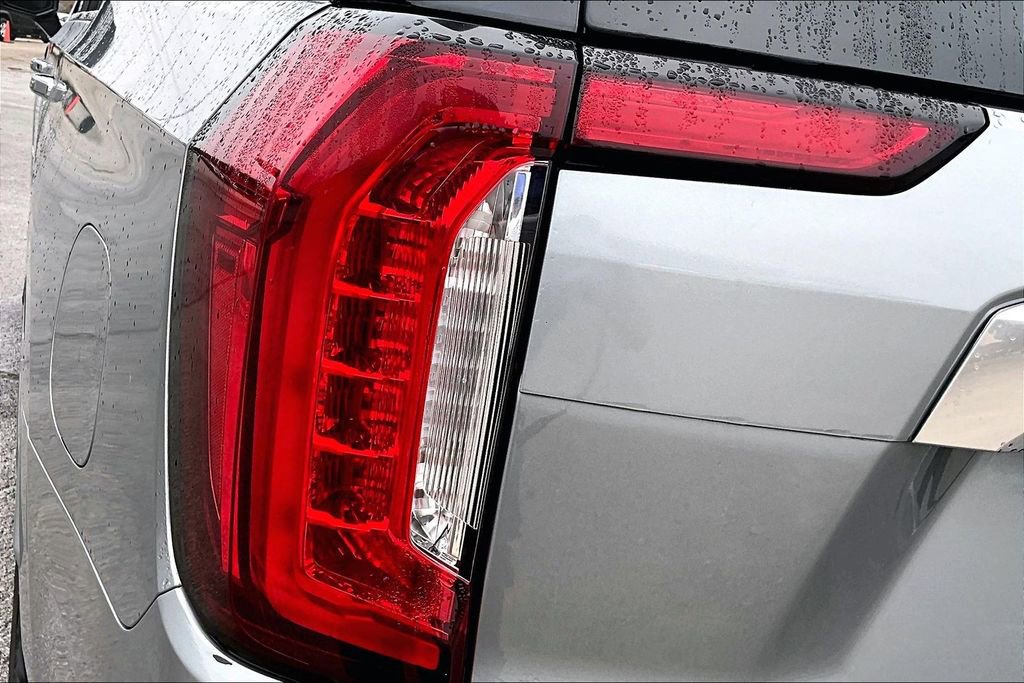 Used 2024 GMC Yukon XL Denali RWD image 23