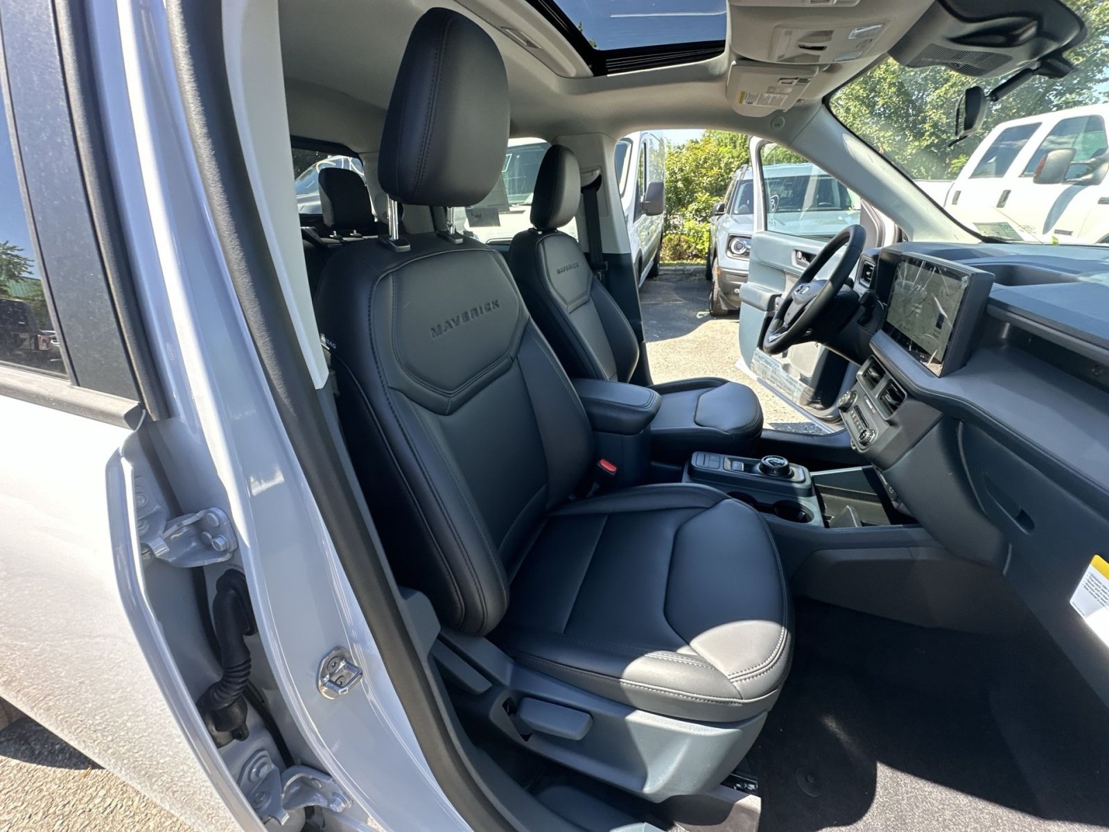 New 2026 Ford Maverick Lariat w/ Black Appearance Package AWD/4WD image 36