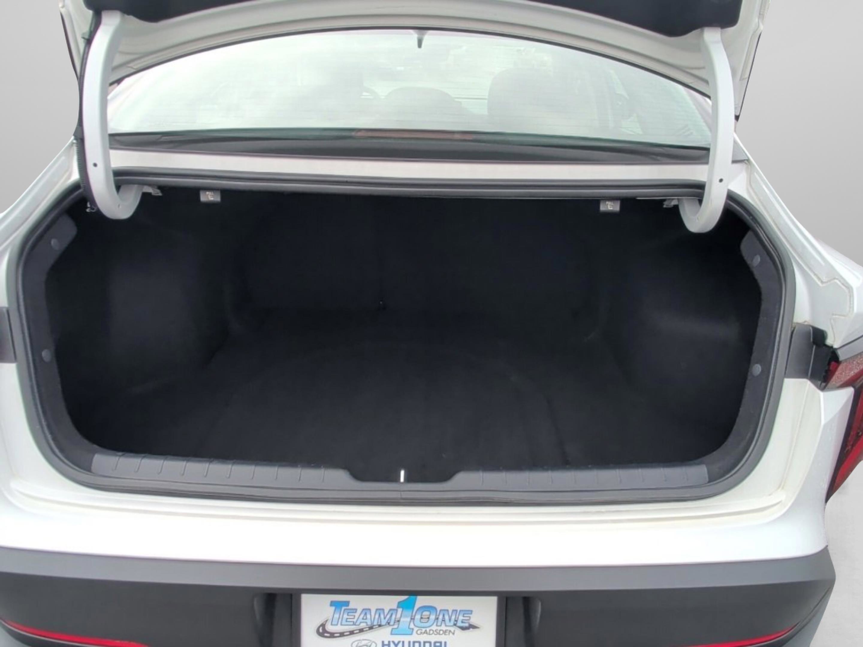 Used 2025 Kia K4 EX image 29