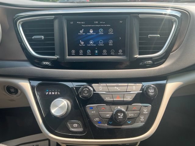 Used 2019 Chrysler Pacifica Touring-L FWD image 16