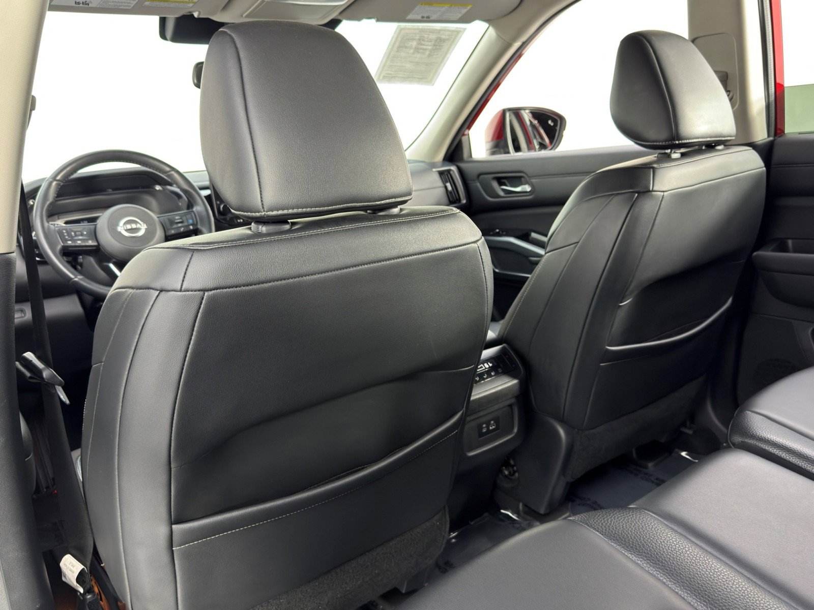 Used 2022 Nissan Pathfinder SL w/ Lighting Package (N92) image 34