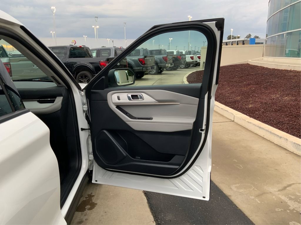 Used 2026 Ford Explorer Active w/ Active Comfort Package image 21