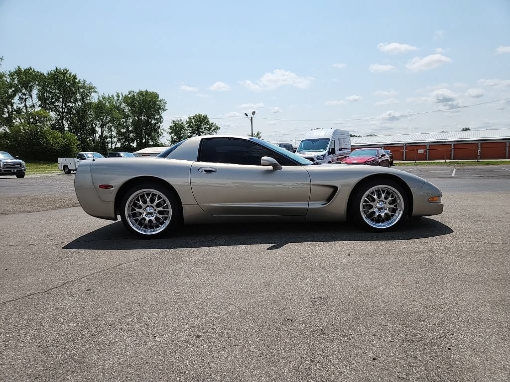 Used 1999 Chevrolet Corvette Coupe w/ Lighting Pkg RWD image 4