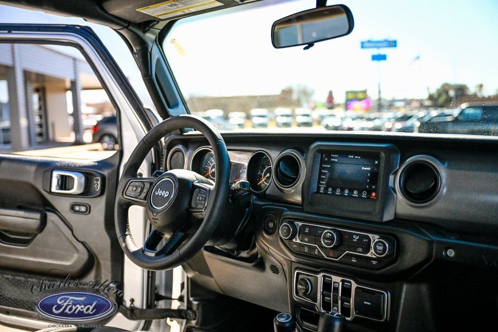 Used 2023 Jeep Wrangler Unlimited Sport image 15