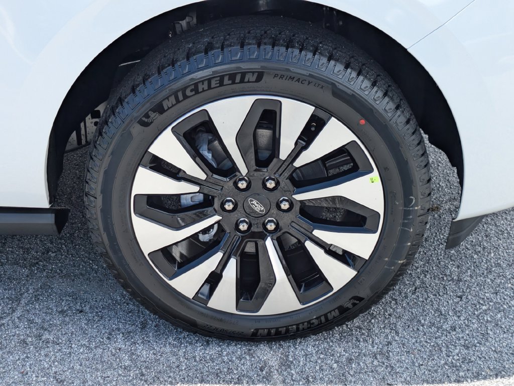 New 2027 Ford Expedition Platinum w/ Driver's Package RWD image 11
