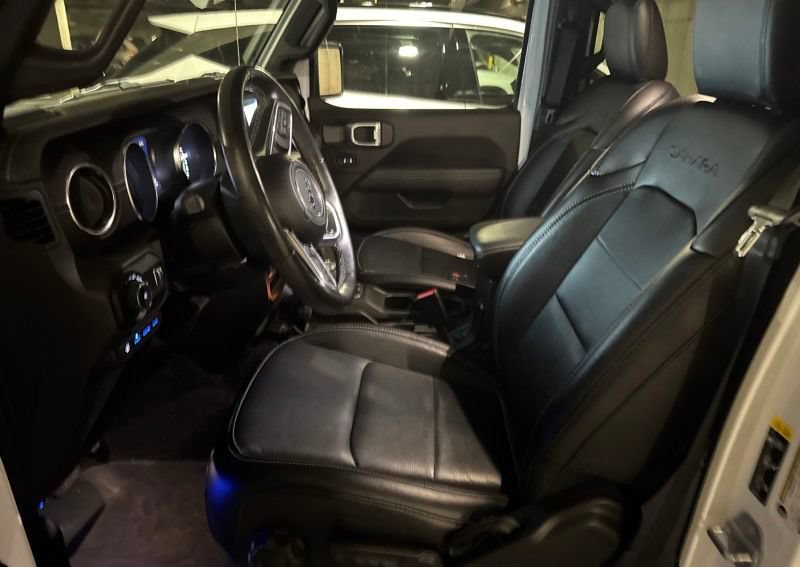 Used 2023 Jeep Wrangler Unlimited Sahara w/ Cold Weather Group AWD/4WD image 8