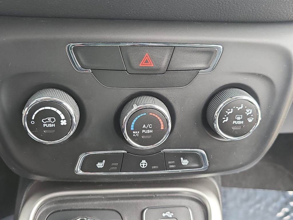 Used 2018 Jeep Compass Latitude w/ Cold Weather Group image 21