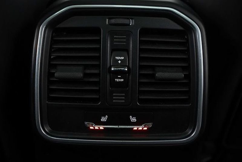 Used 2023 Porsche Macan image 14