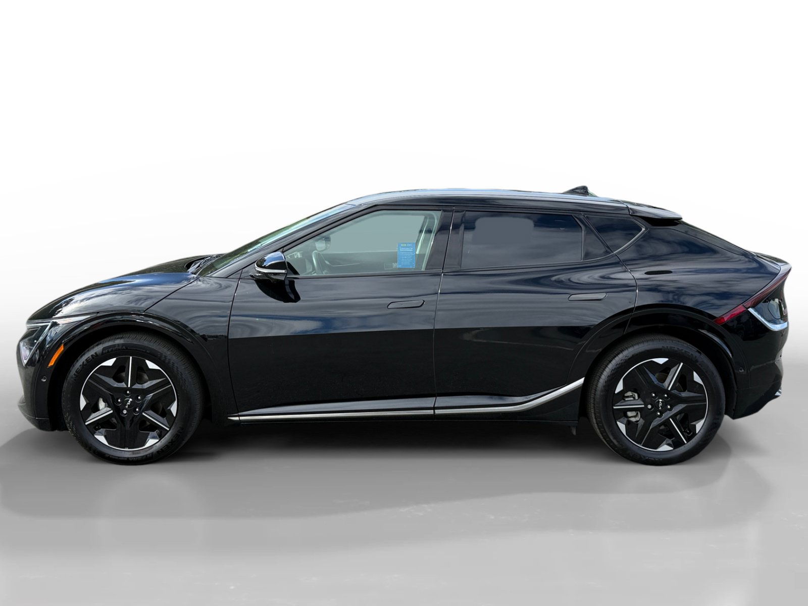 Used 2025 Kia EV6 Wind RWD image 2