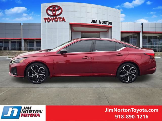 Used 2024 Nissan Altima 2.5 SR w/ SR Premium Package FWD image 5