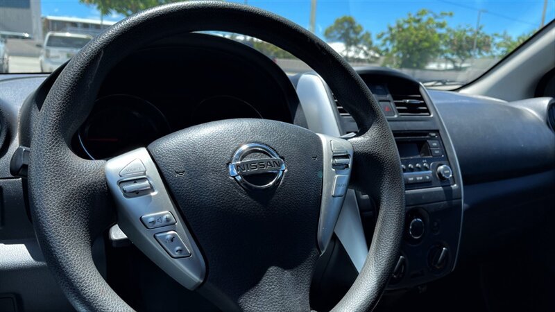 Used 2018 Nissan Versa SV FWD image 9