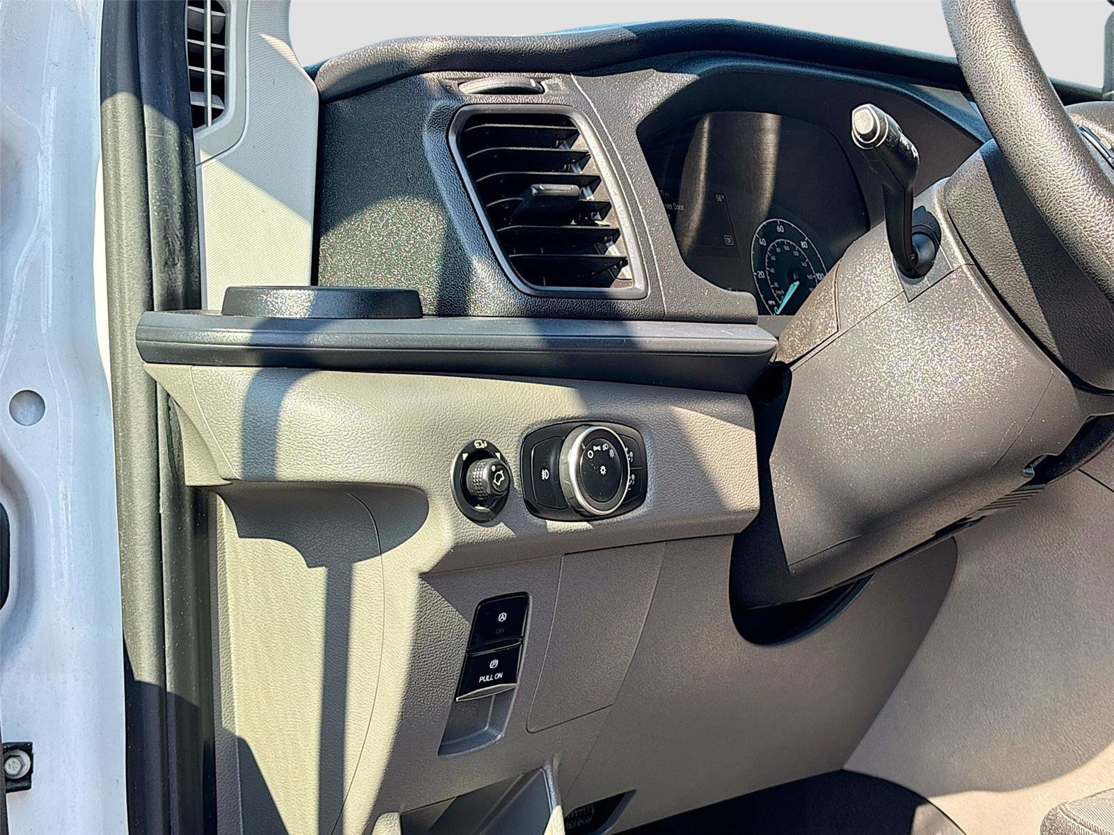 Used 2023 Ford Transit 350 XLT image 10