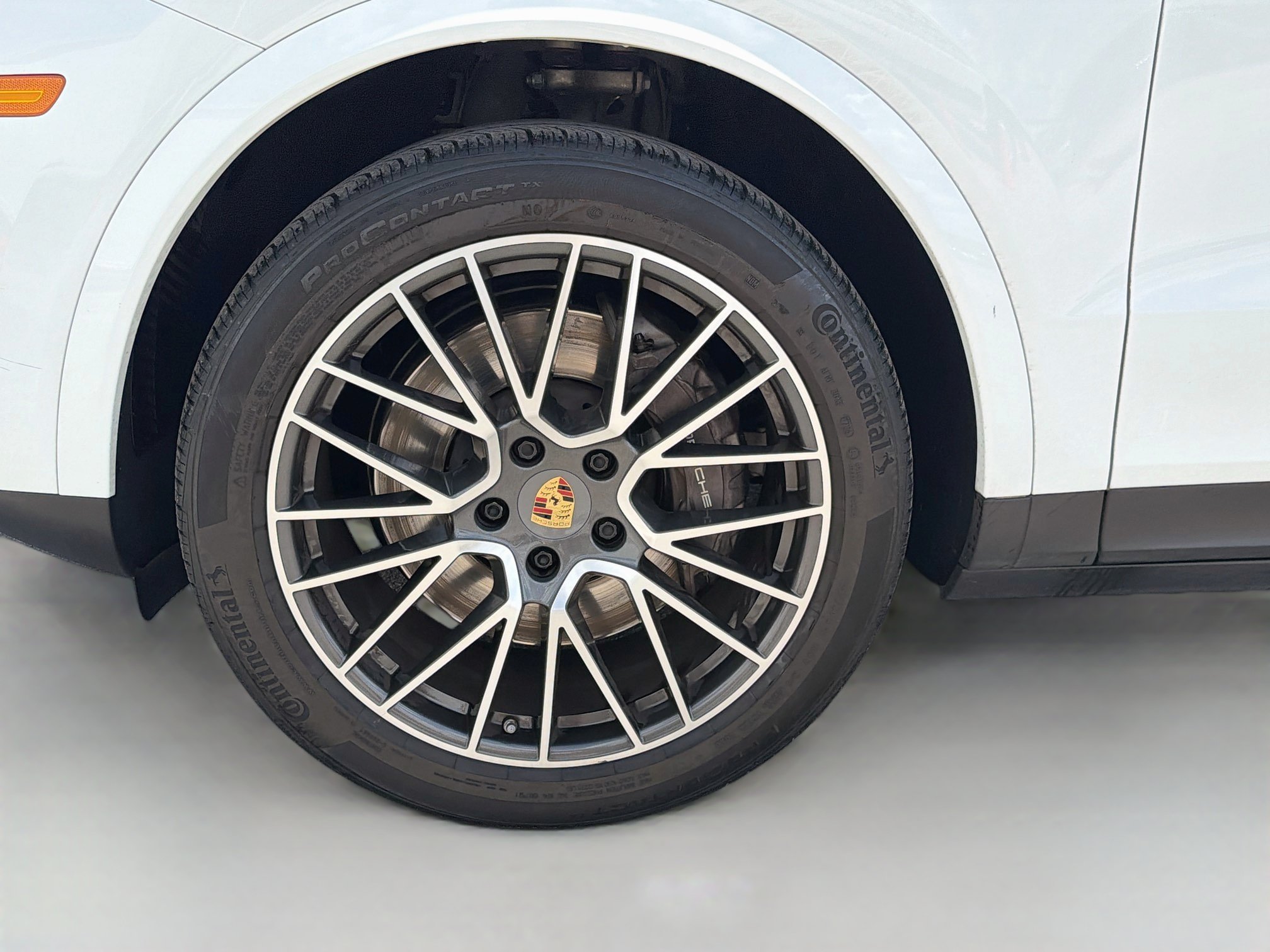 Used 2023 Porsche Cayenne AWD/4WD image 41
