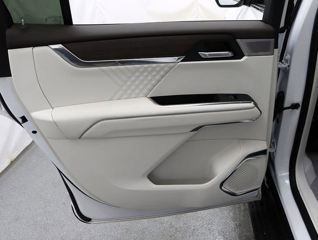 Certified 2024 GMC Acadia Denali w/ Super Cruise Package image 27