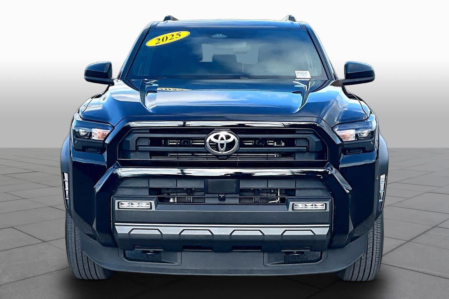 Certified 2025 Toyota 4Runner SR5 AWD/4WD image 3