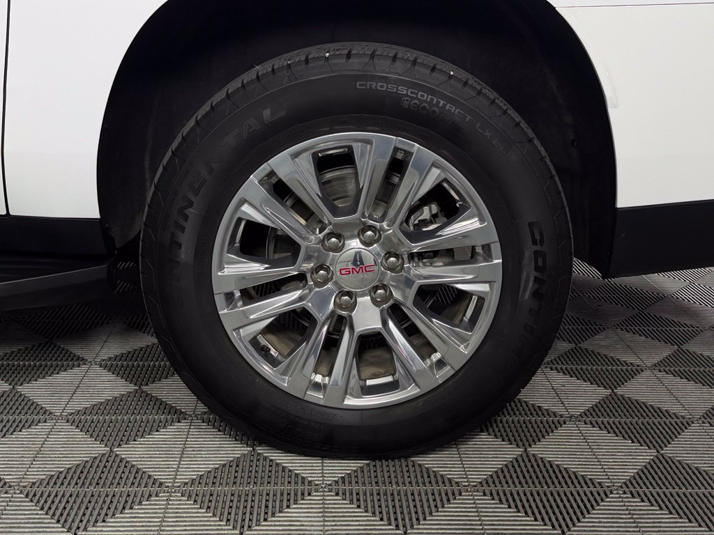 Used 2025 GMC Yukon XL Denali AWD/4WD image 11