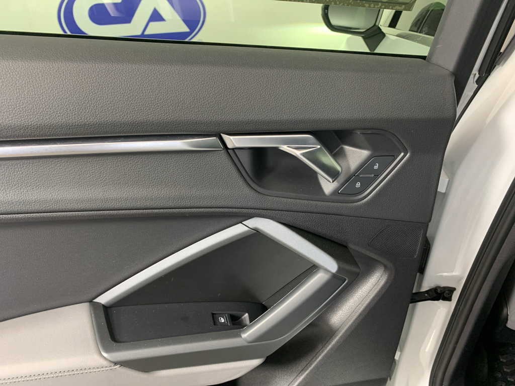 Used 2020 Audi Q3 2.0T Premium Plus AWD/4WD image 32