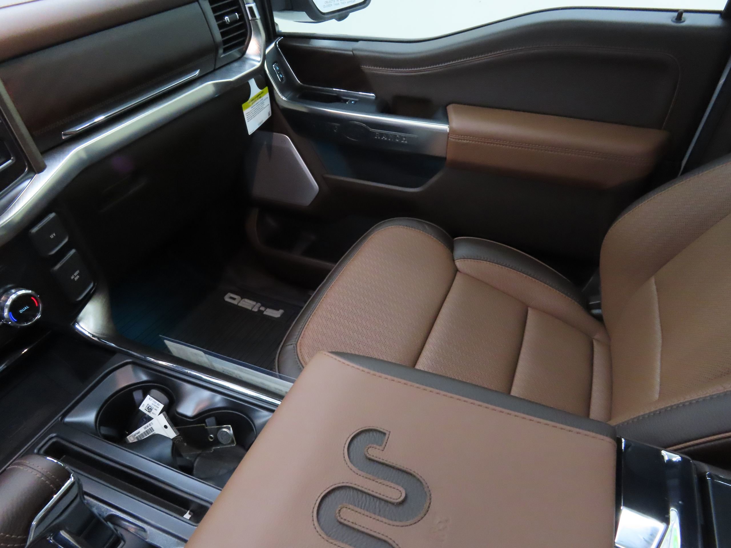 New 2025 Ford F150 King Ranch w/ FX4 Off-Road Package AWD/4WD image 21