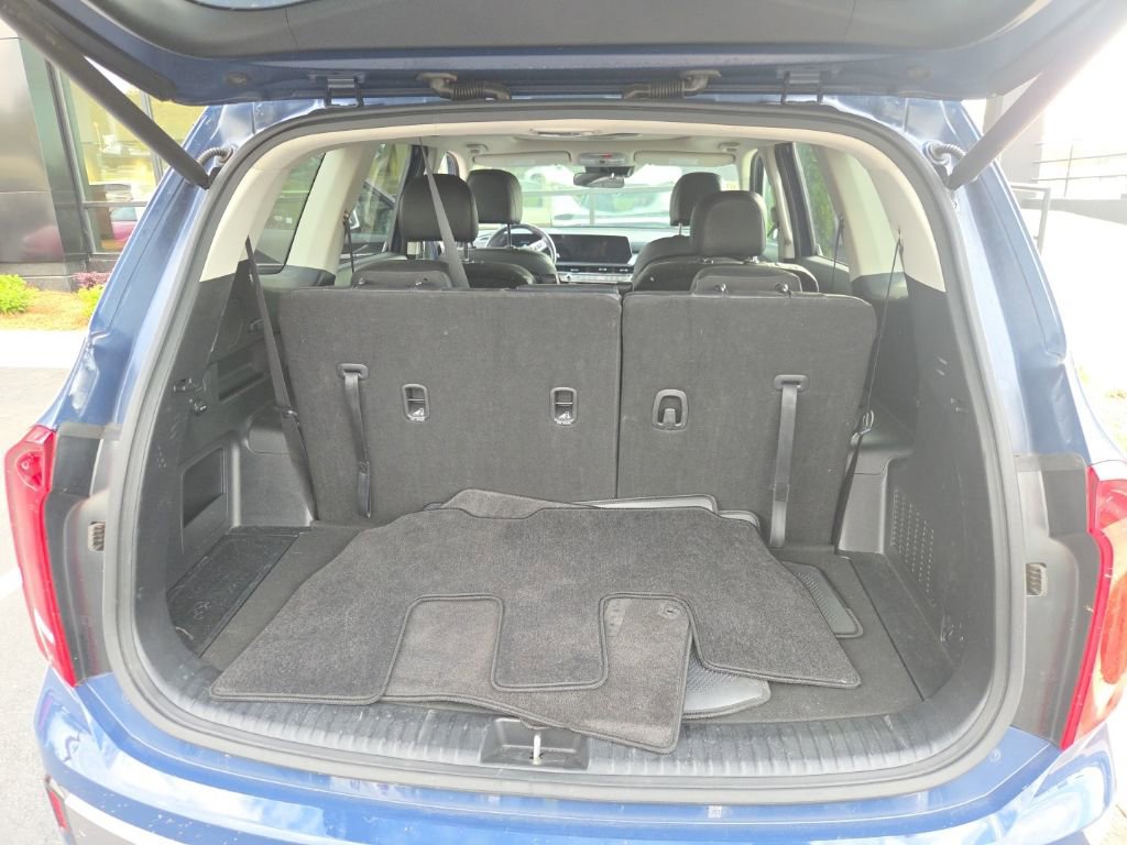 Used 2025 Kia Telluride S image 11