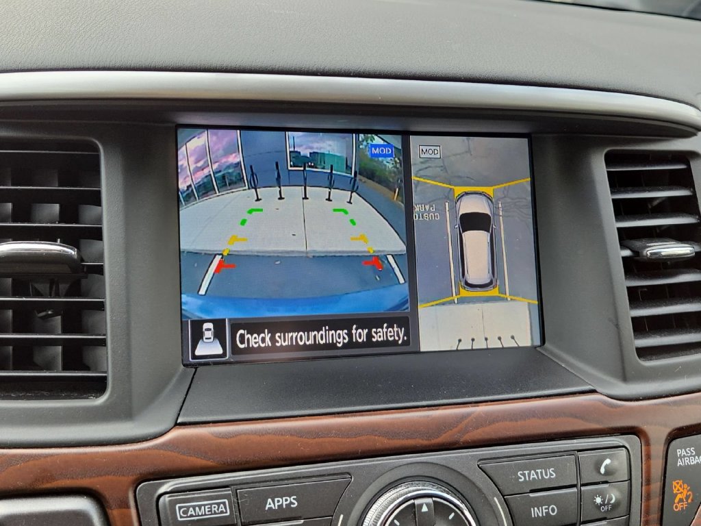 Used 2018 Nissan Pathfinder Platinum AWD/4WD image 27