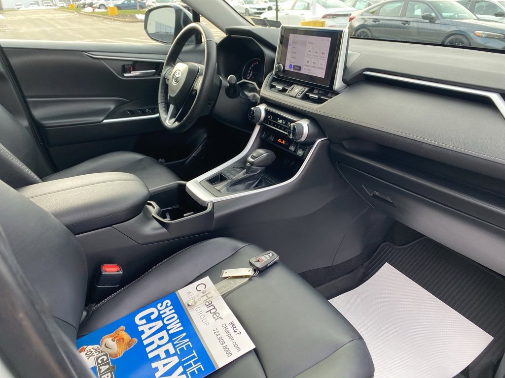 Used 2023 Toyota RAV4 XLE Premium image 10