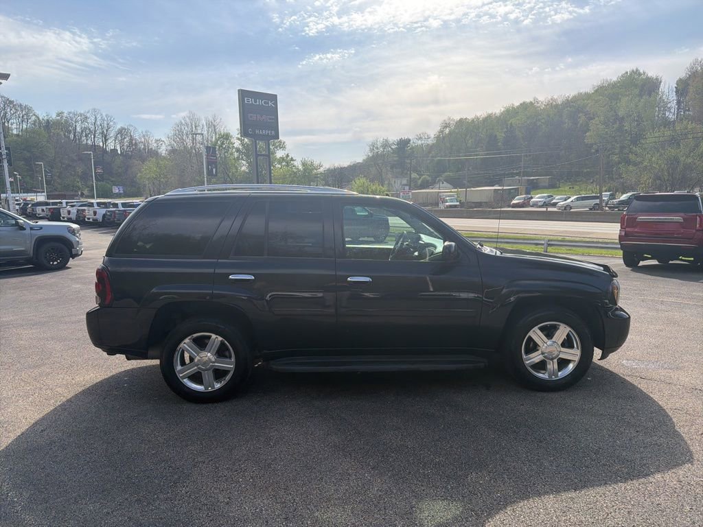 Used 2008 Chevrolet TrailBlazer LT w/ Sun And Sound Package AWD/4WD image 2