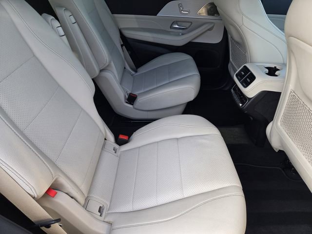 Used 2025 Mercedes-Benz GLS 450 4MATIC image 32