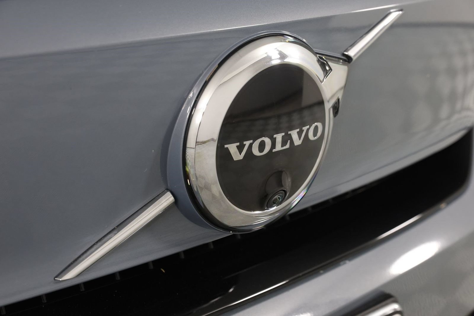 Certified 2023 Volvo C40 P8 Recharge Plus w/ Protection Package Premier AWD/4WD image 25