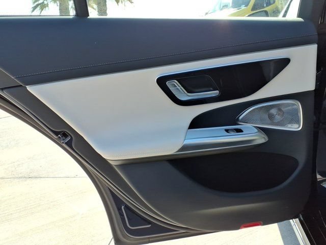 New 2026 Mercedes-Benz E 350 4MATIC Sedan image 17