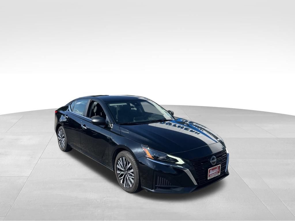 Used 2024 Nissan Altima 2.5 SV FWD image 33