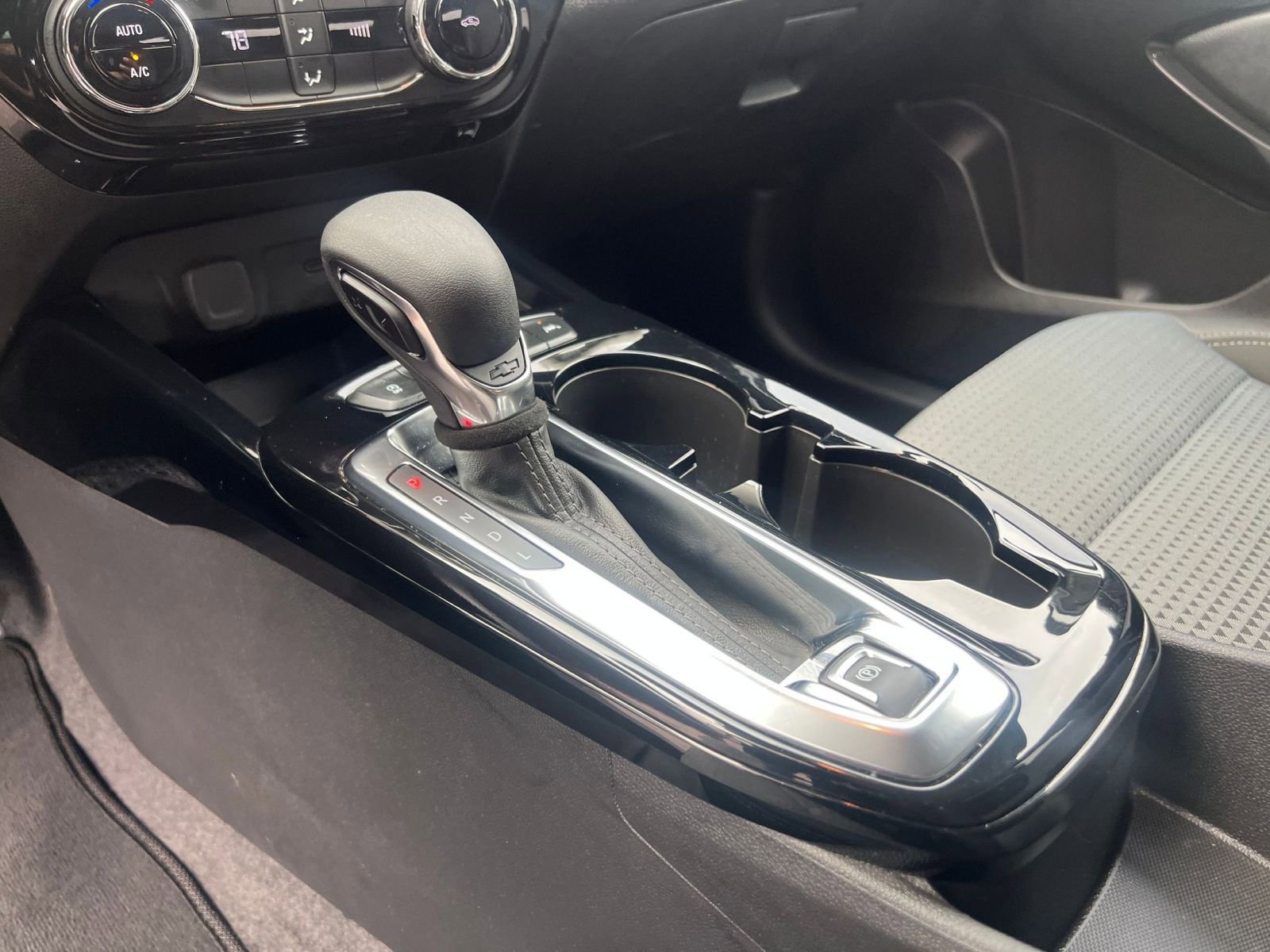 Used 2025 Chevrolet Trax LT image 41