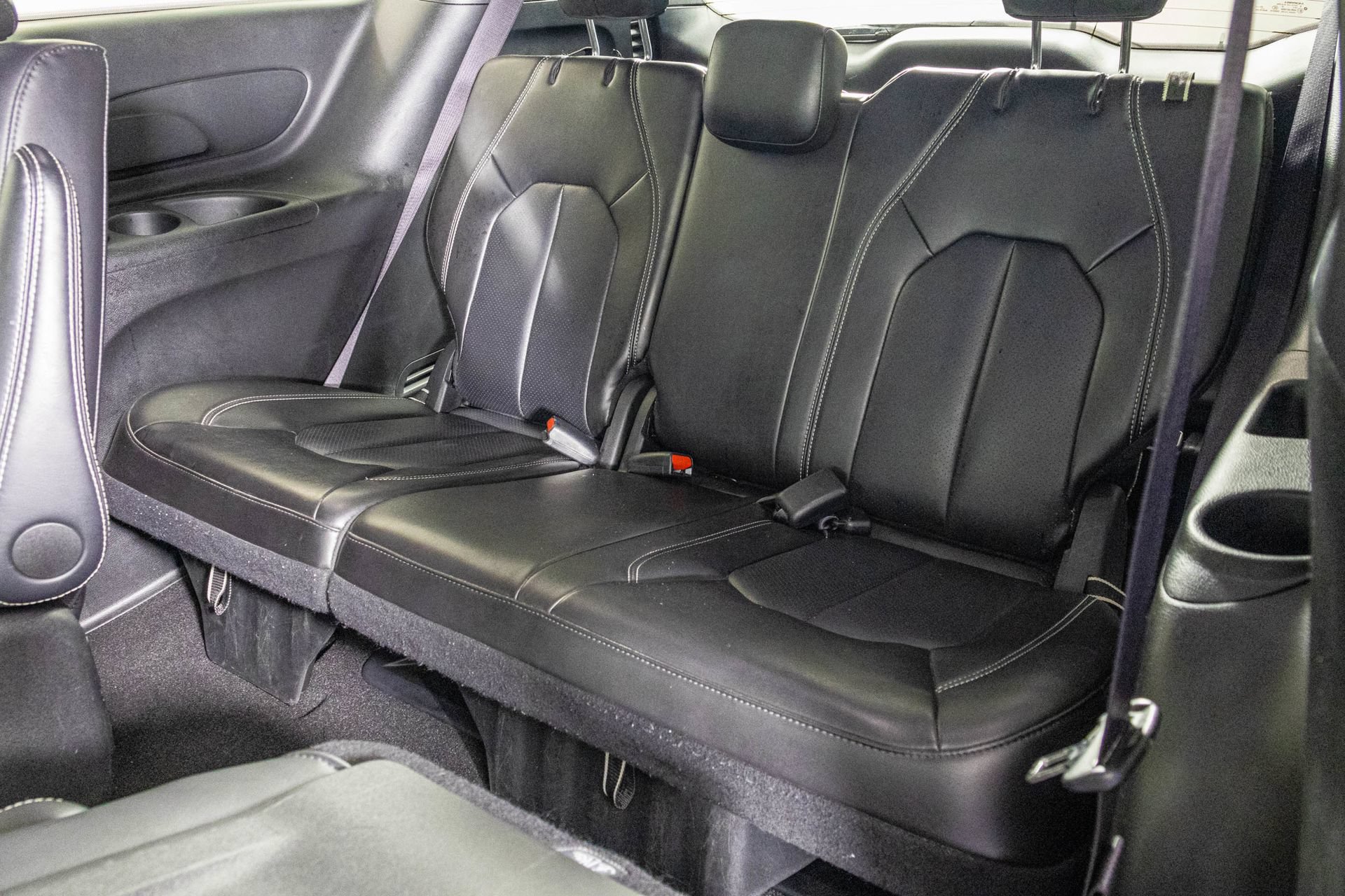Used 2024 Chrysler Pacifica Limited FWD image 38