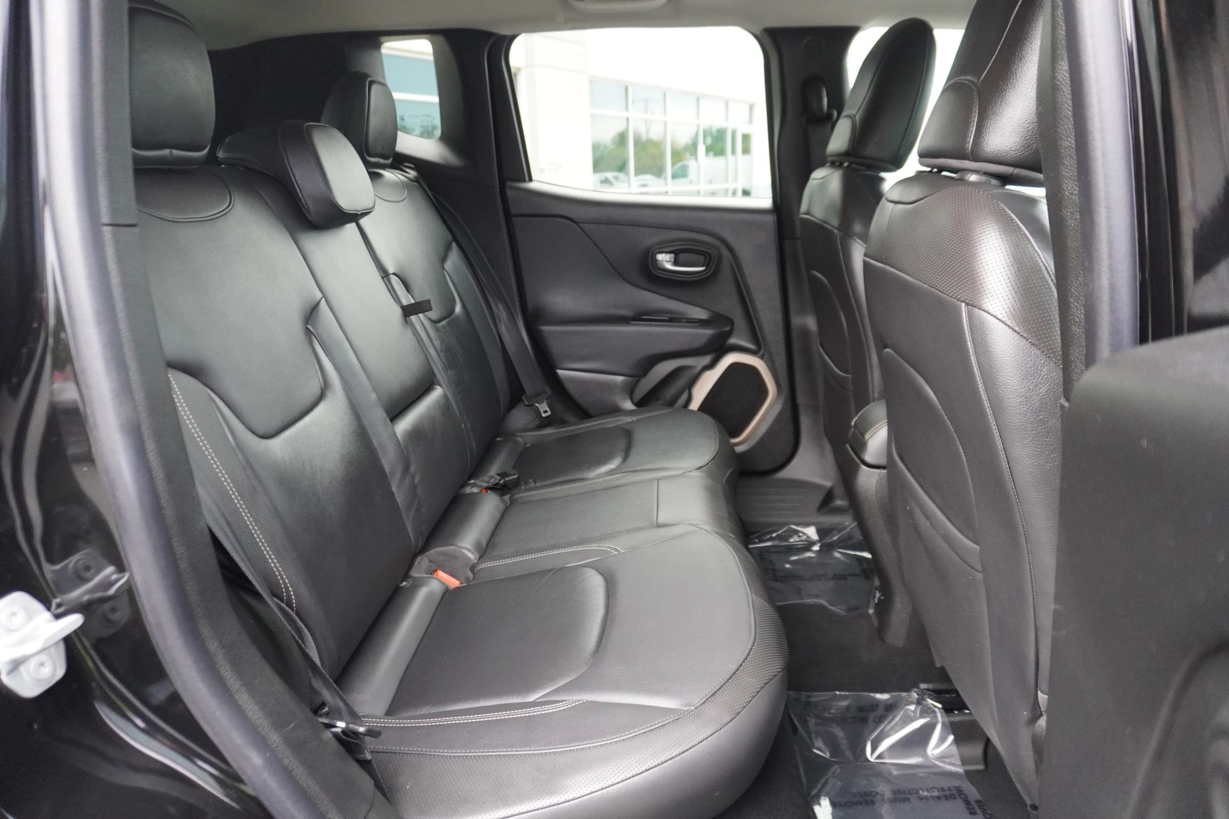 Used 2015 Jeep Renegade Limited FWD image 11