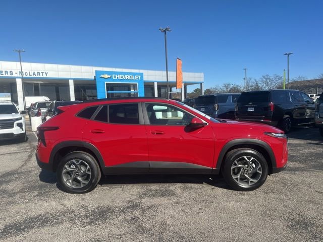New 2026 Chevrolet Trax LT w/ Driver Confidence Package image 2