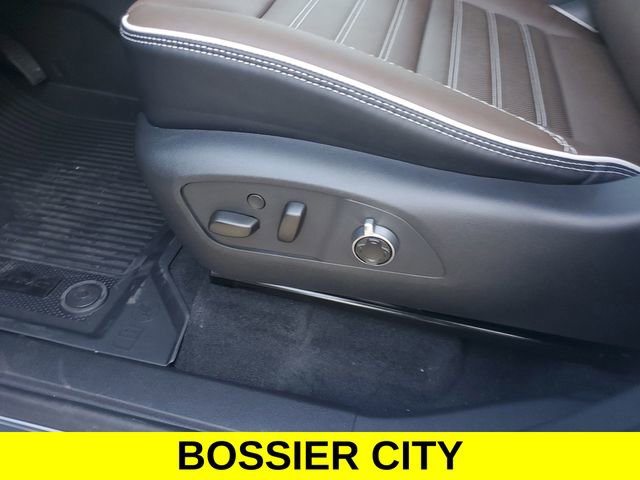 New 2026 GMC Acadia Denali Ultimate w/ LPO, Floor Liner Package AWD/4WD image 12